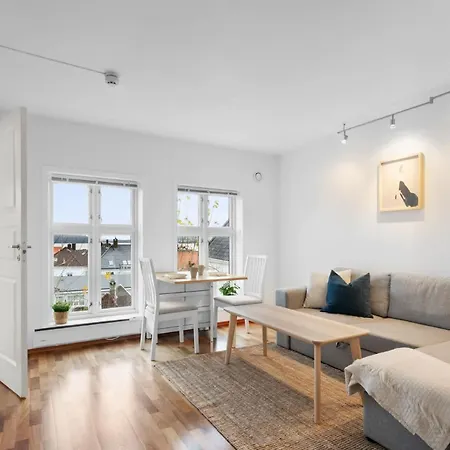 公寓 New Sandviken With Stunning View