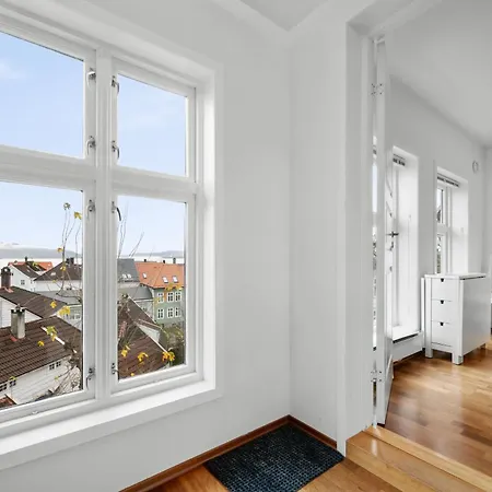 New Sandviken With Stunning View Apartament *