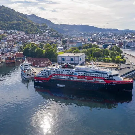 New Sandviken With Stunning View Bergen
