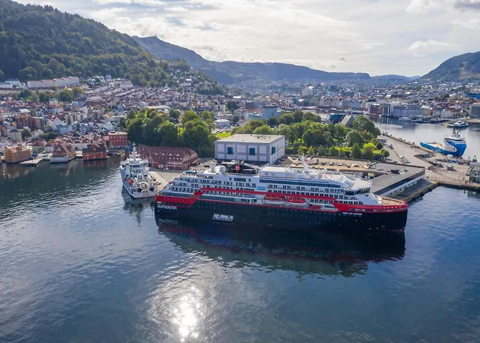 New Sandviken With Stunning View Μπέργκεν